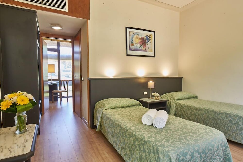 Hotel Lago Verde 20/45
