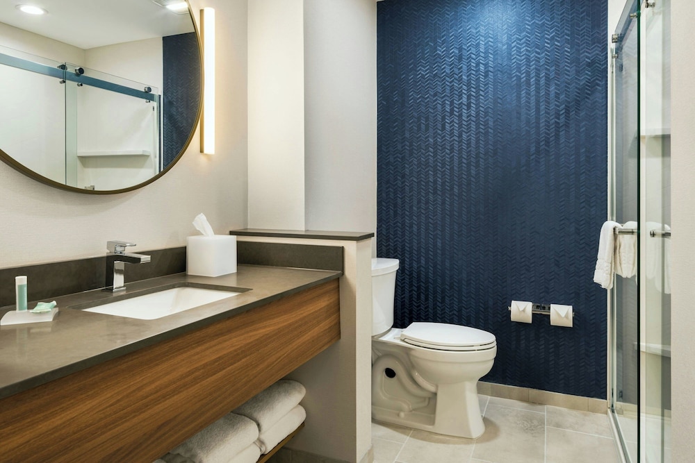 Fairfield by Marriott Inn & Suites Hanford 24/28