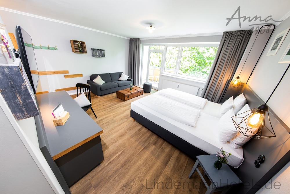 COZY, SINGLE, BALCONY
