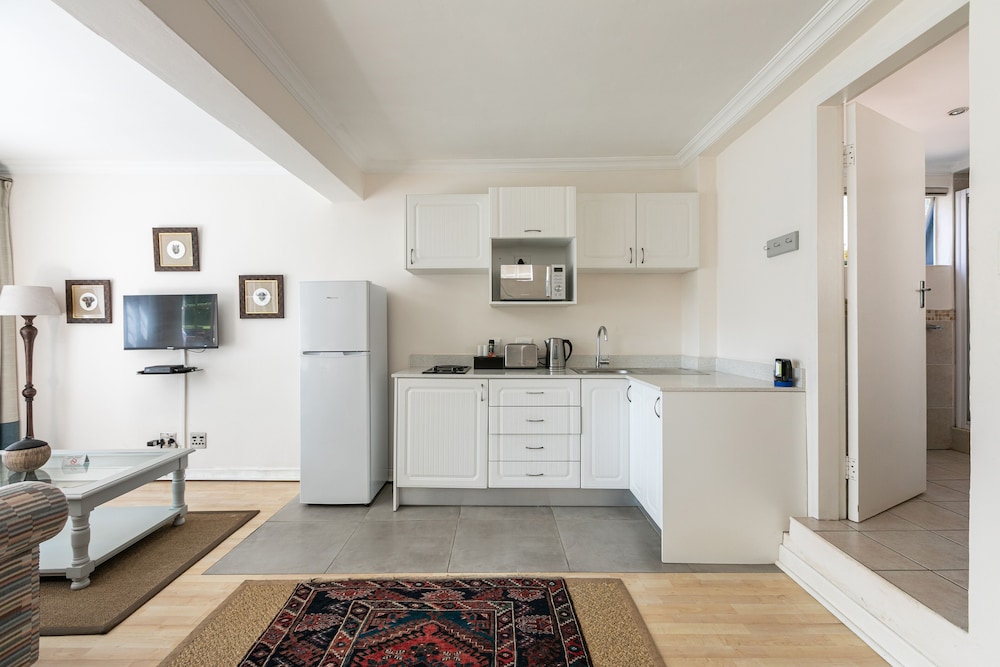 Emmarentia Guest House 5/47