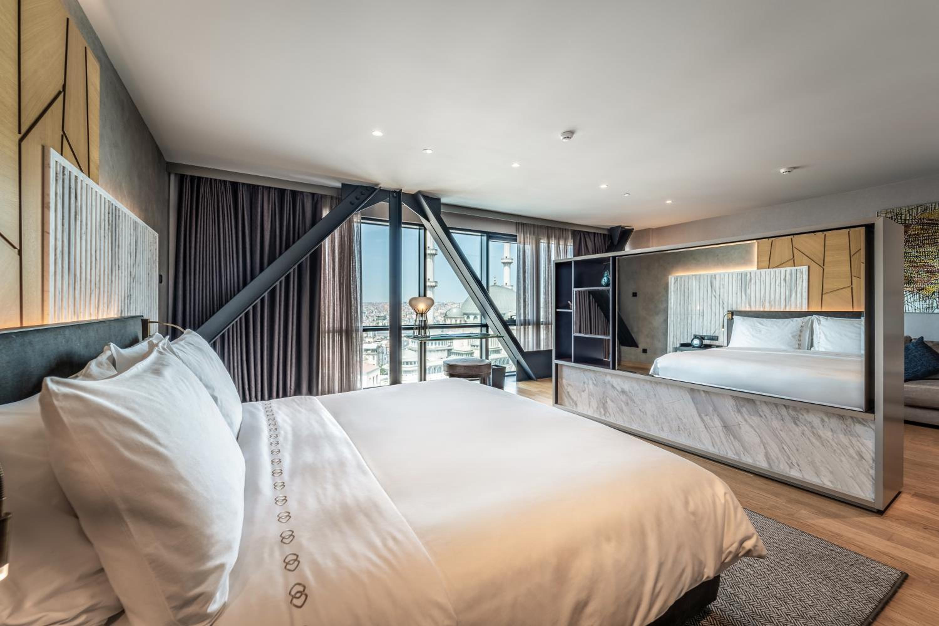 Signature, Suite, King Bed, Queen Bed, Taksim Square View