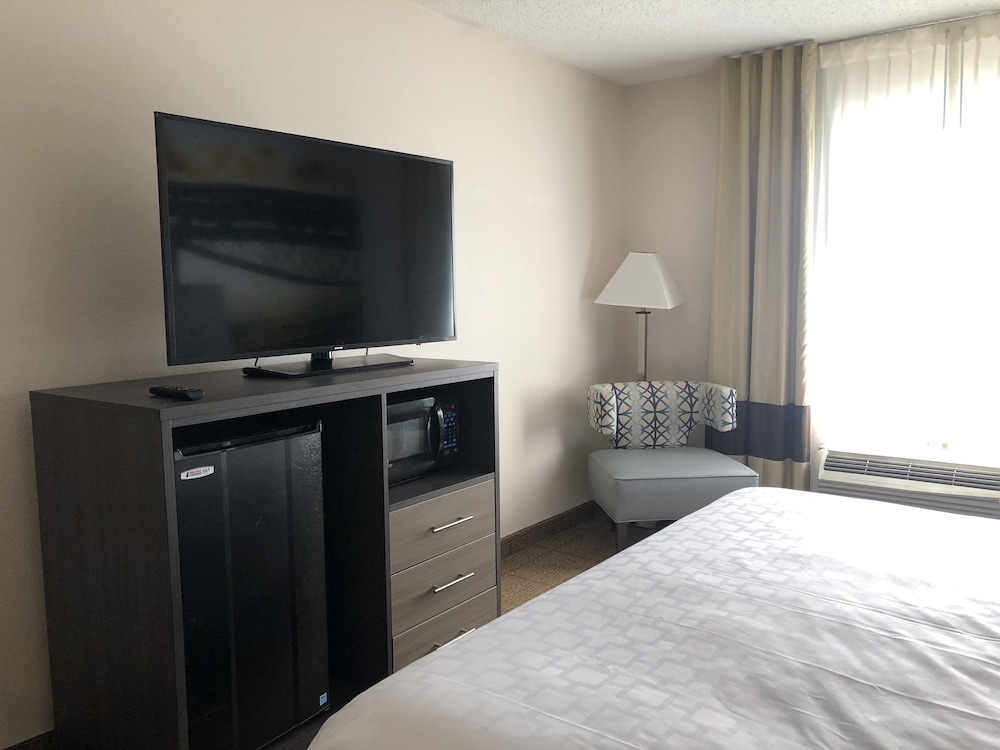 Clarion Pointe Beckley, WV 7/55
