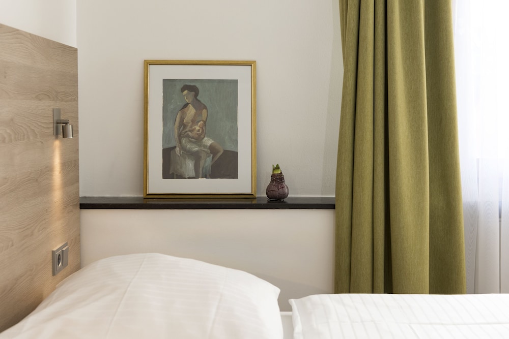 Hotel Amba 8/32