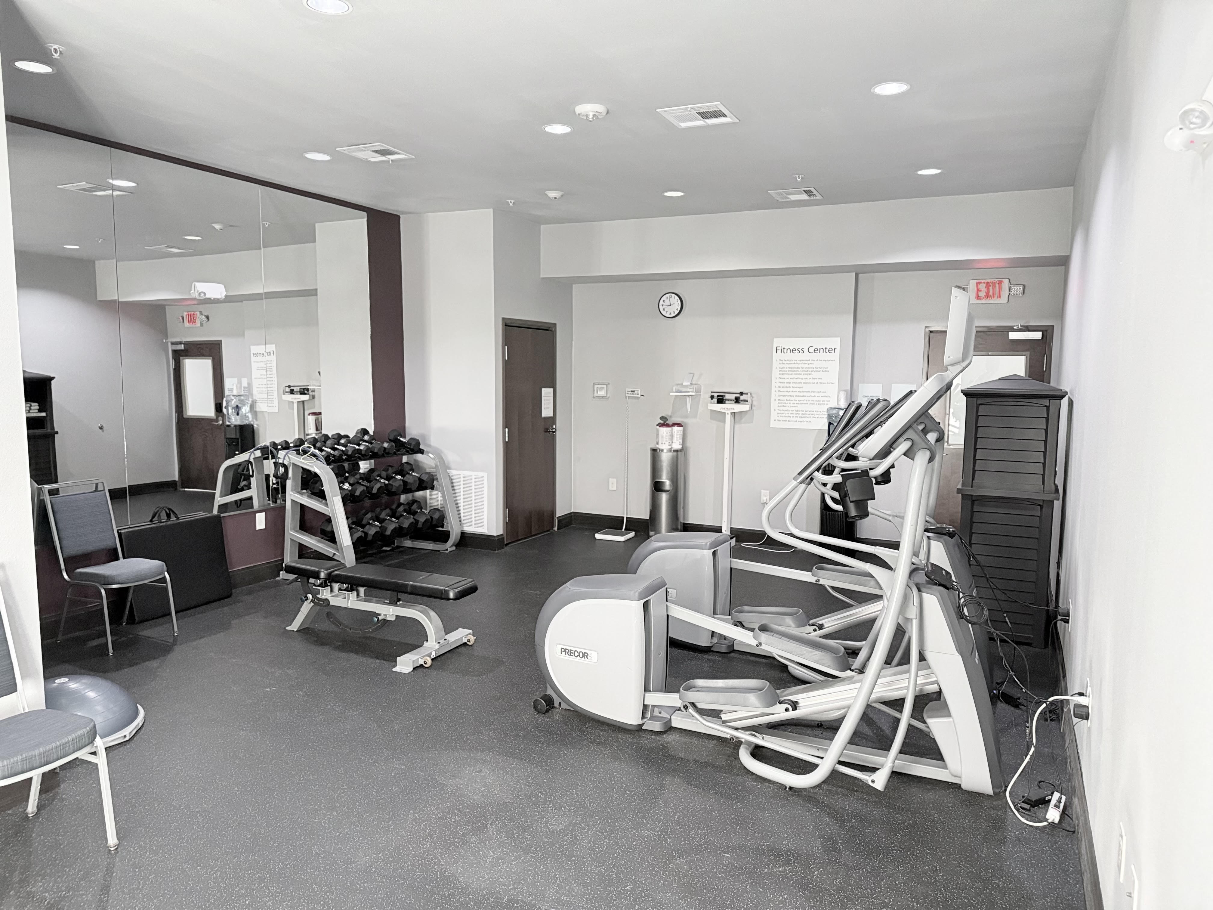 Holiday Inn Express Suites Bonham 23/33