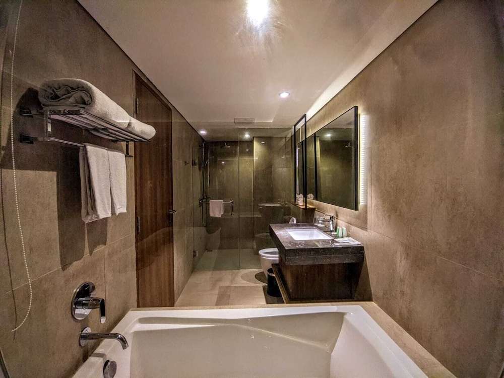 غرفة بريميير بسريرين منفصلين بإطلالة على البحر، Louis Kienne Resort Senggigi 7/8