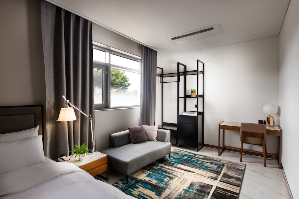 N Bridge Hotel 46/55