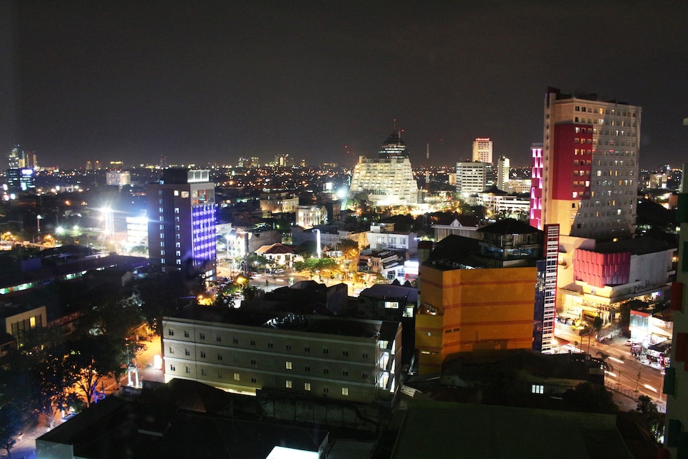 Harris Hotel & Convention Gubeng in SURABAYA