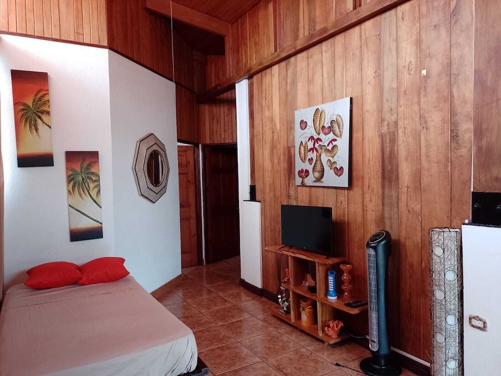 Natural Pacific Suites 13/35