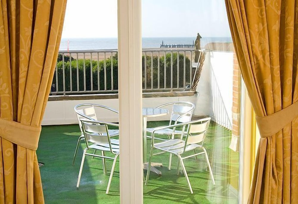 St. Ives Hotel 27/50