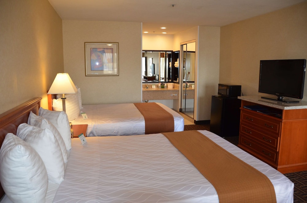 Best Western Norwalk Inn 16/35