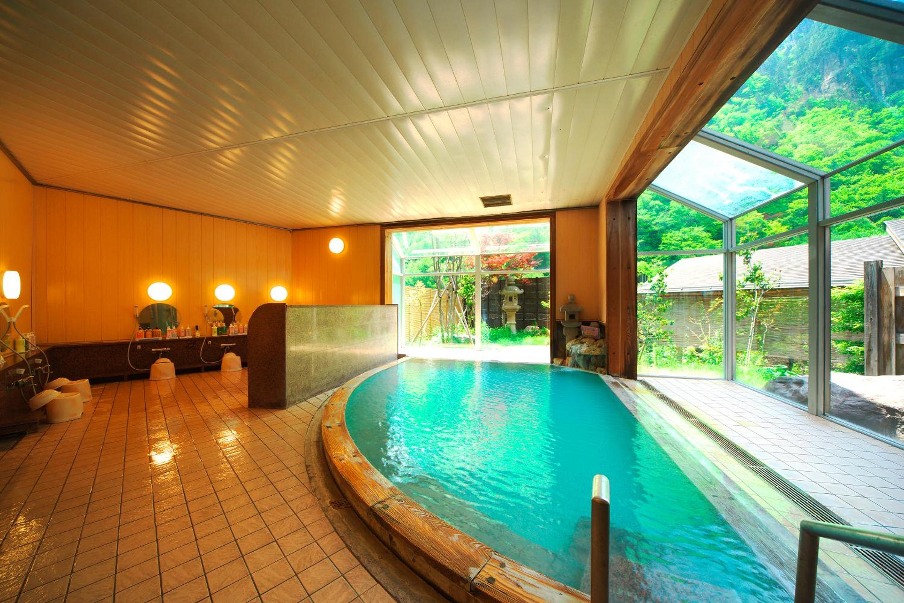 swimming pool spa