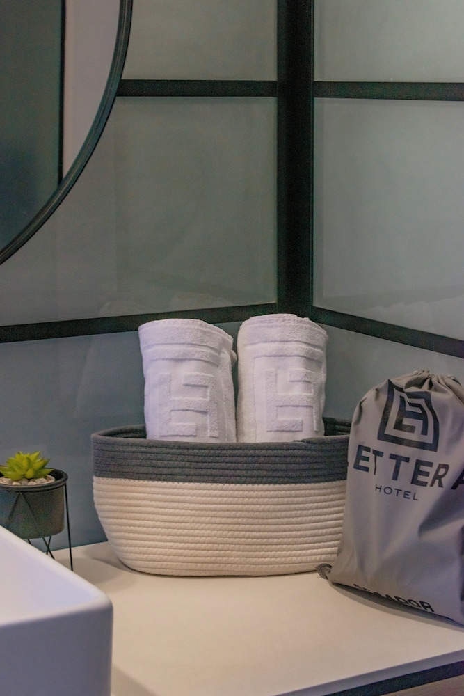 LETTERA HOTEL 38/50