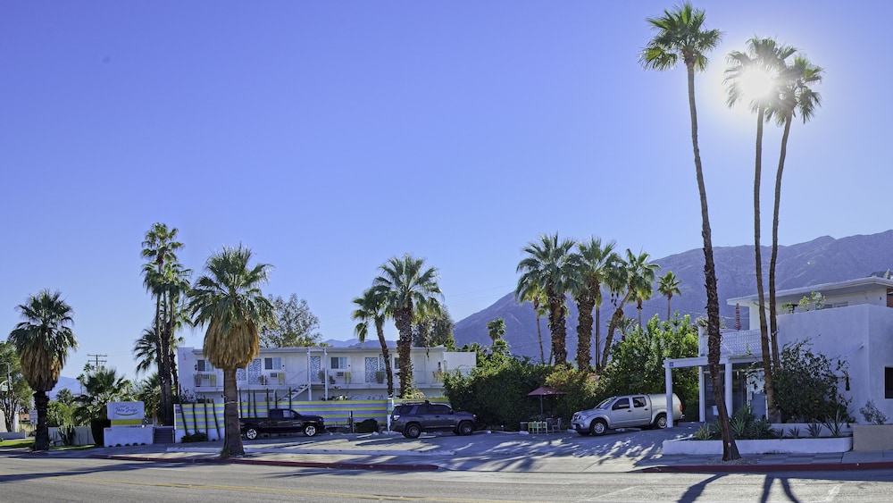 Inn at Palm Springs 63/69