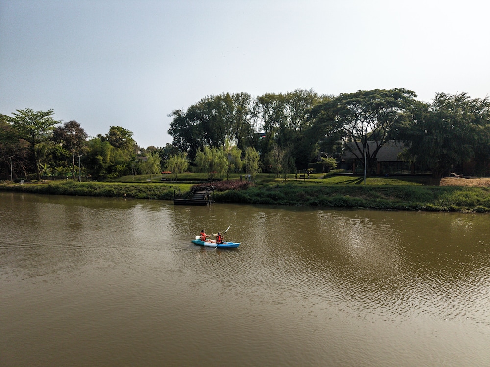 Cross Chiang Mai Riverside 65/72