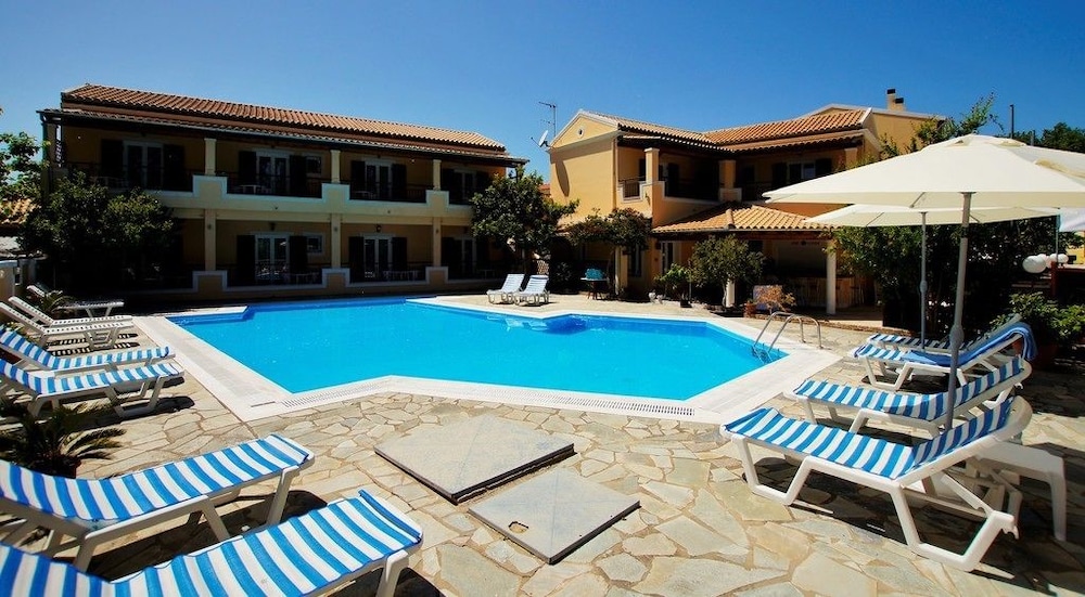 Toni Apos S Guesthouse 20/24