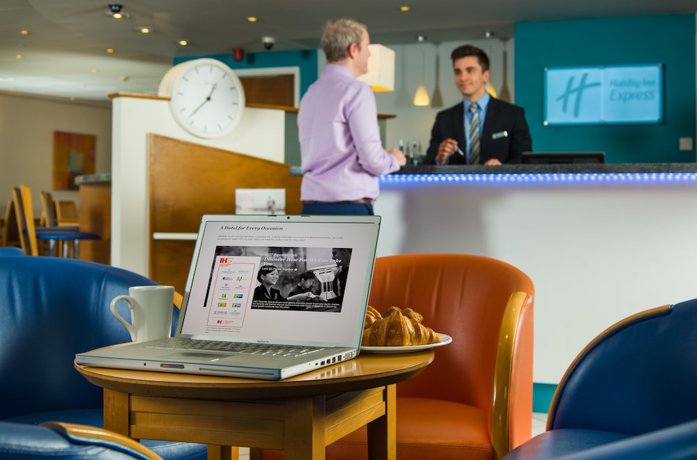 Holiday Inn Express Lichfield 5/38