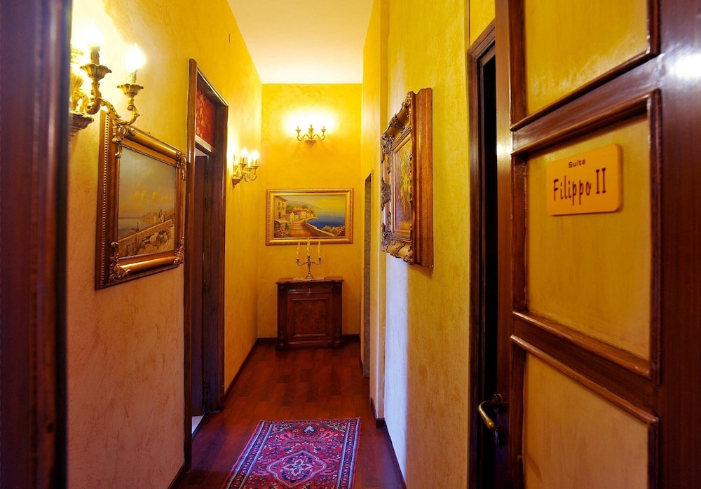 La Dolce Vita Luxury House 19/25