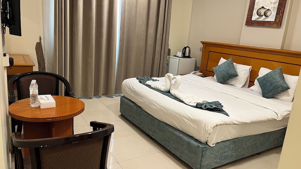 Al Murooj Hotel Apartments 12/21