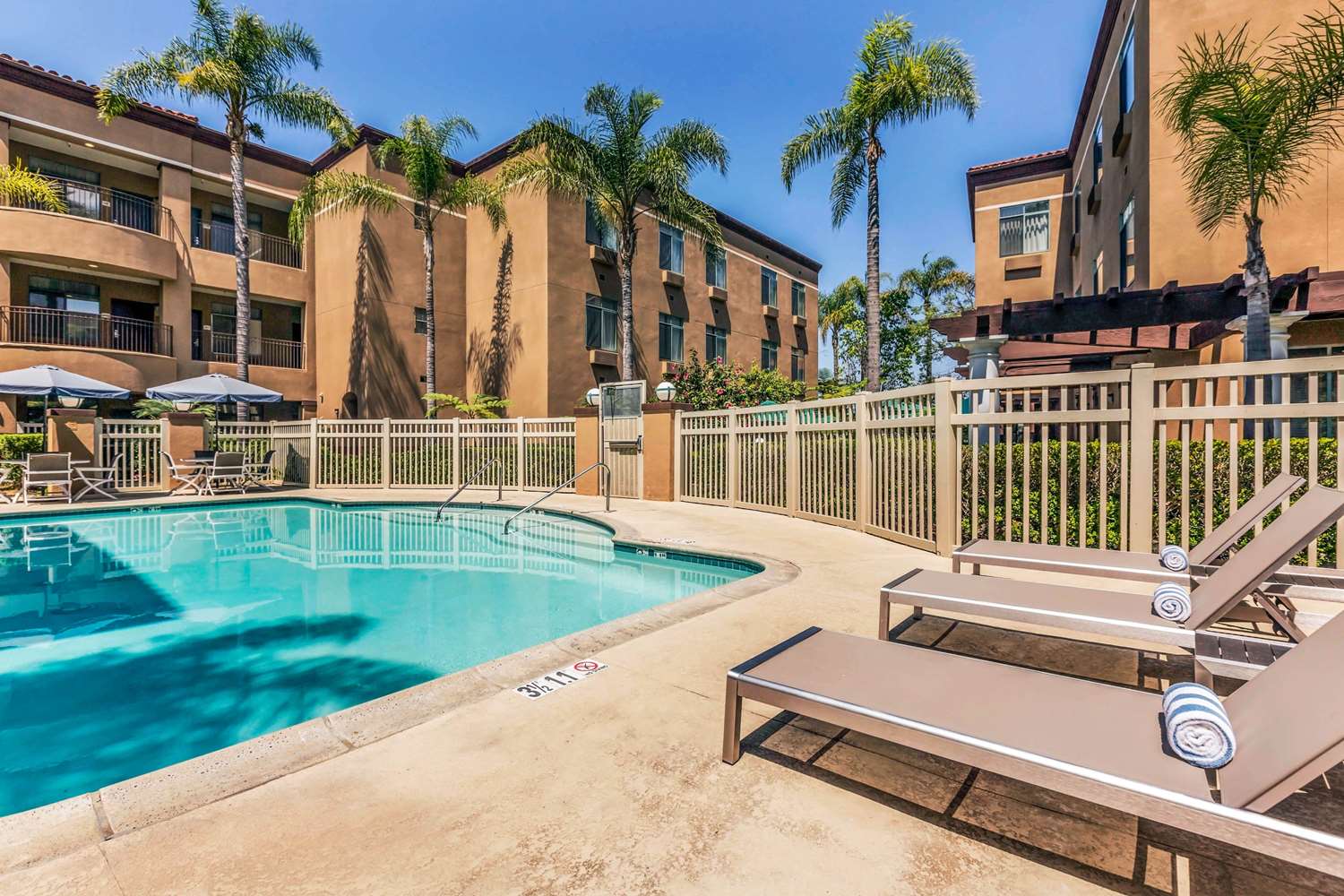 Ramada Suites by Wyndham San Diego/Hotel Circle Area 10/11