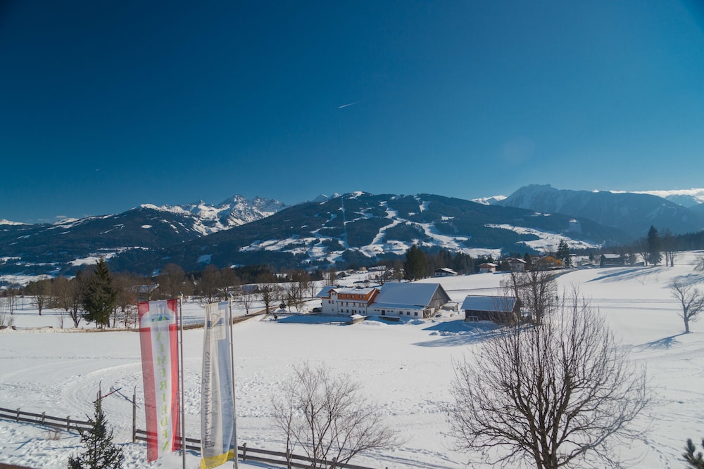 HOTEL ALMFRIEDEN 41/50