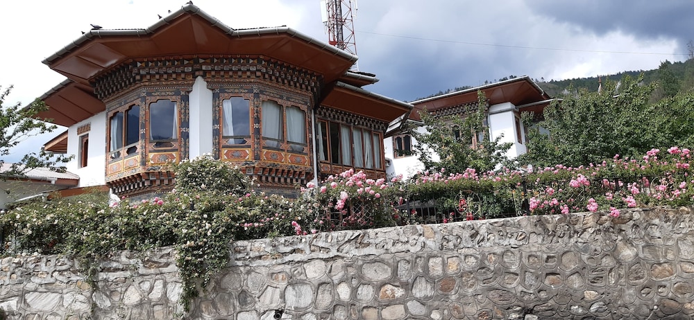 Kisa Villa 5/50