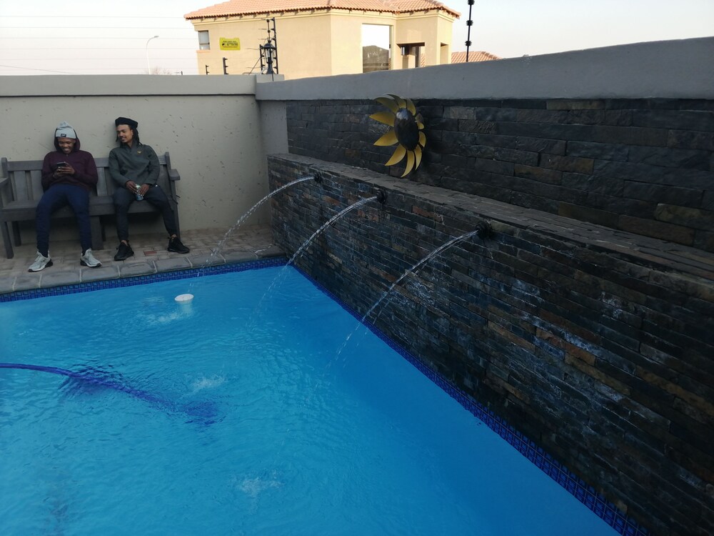 Sunflower Guesthouse 16/33