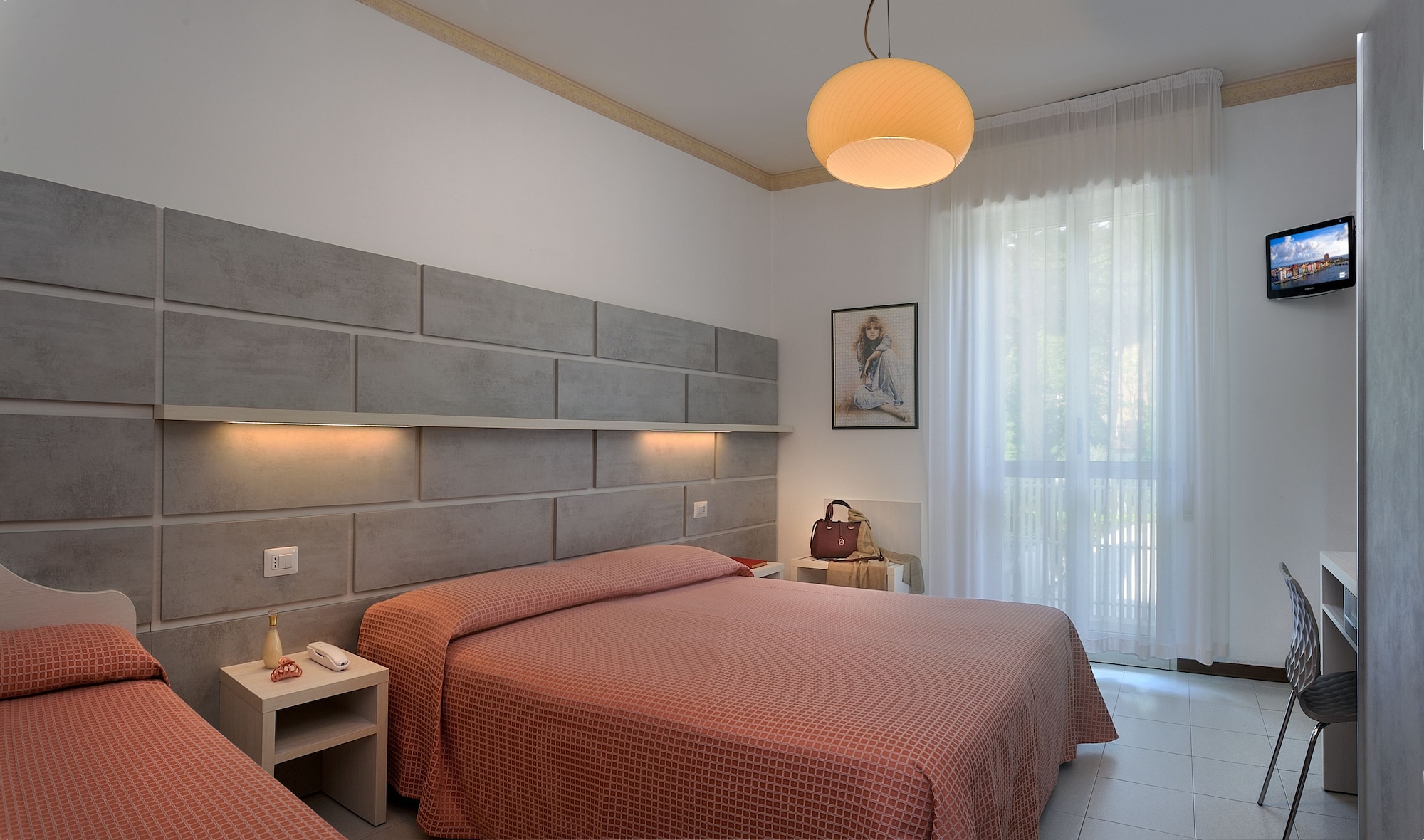 ROOM, TRIPLE