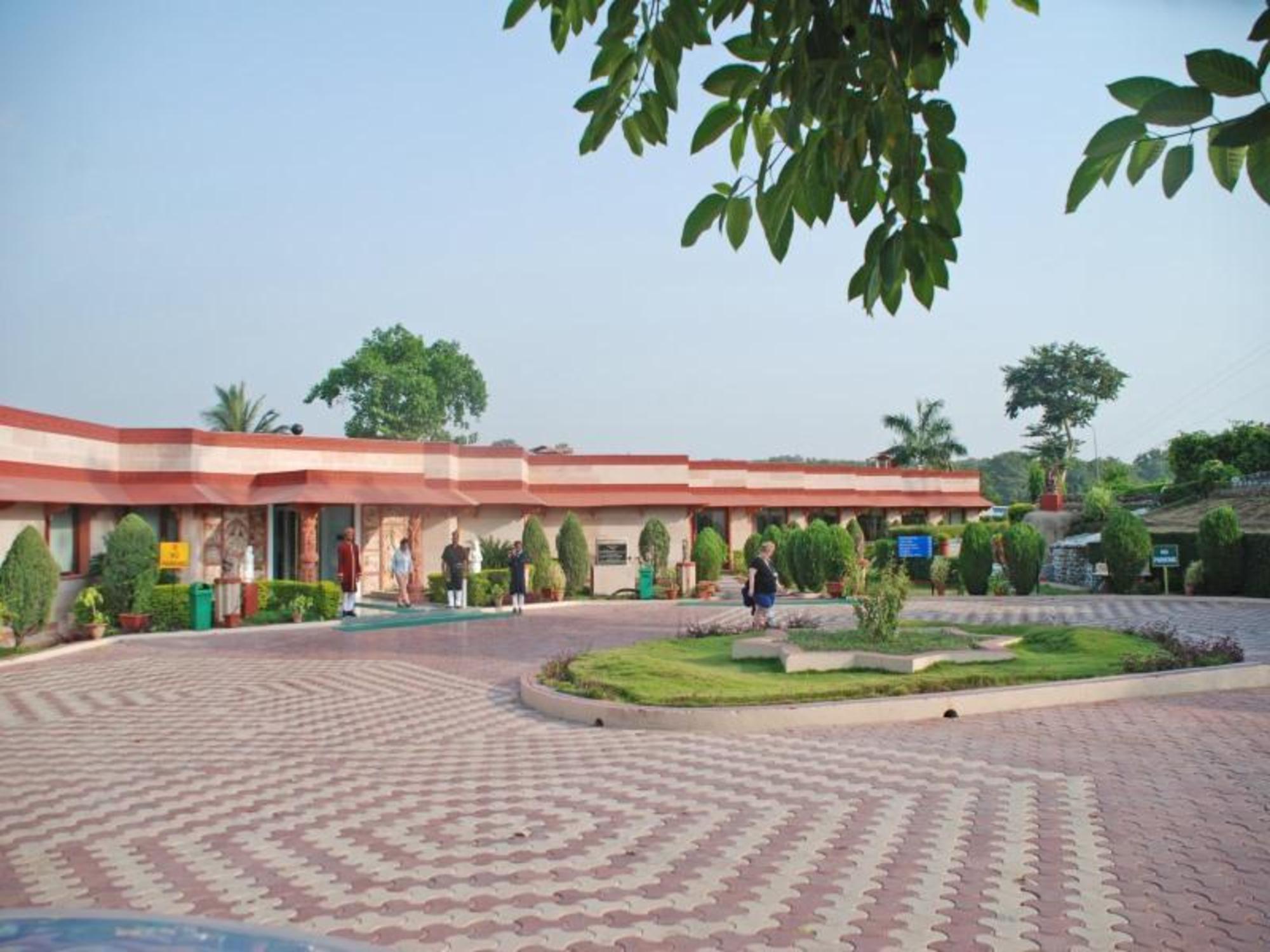 THE ORCHA RESORT. 4/39