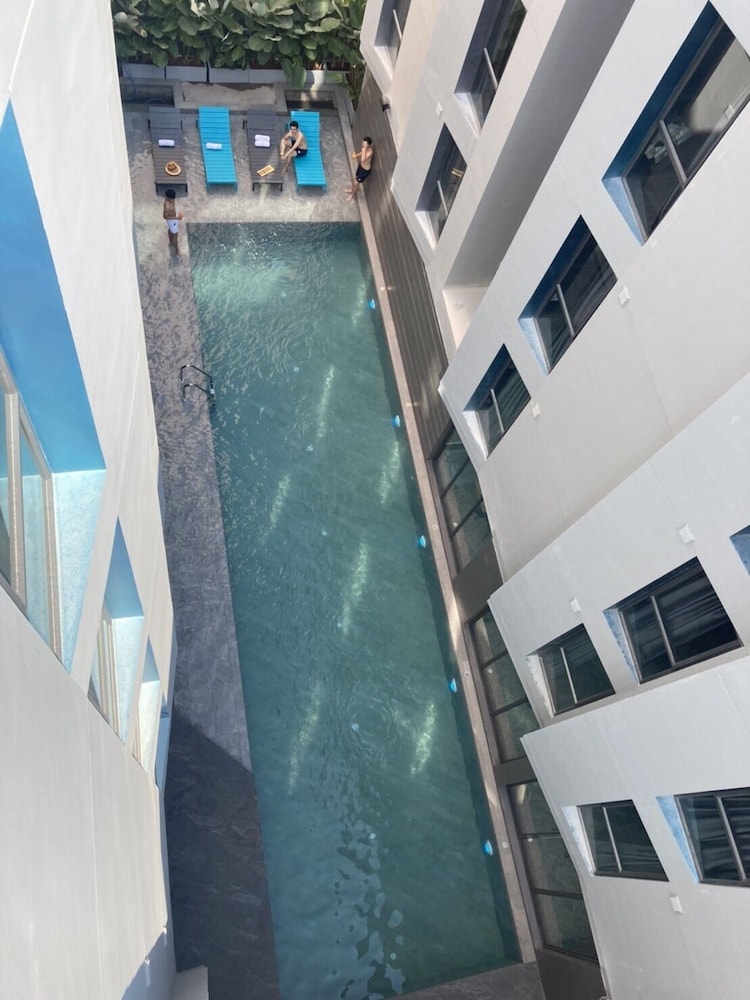 The Quarter Hotel Silom By UHG 5/68