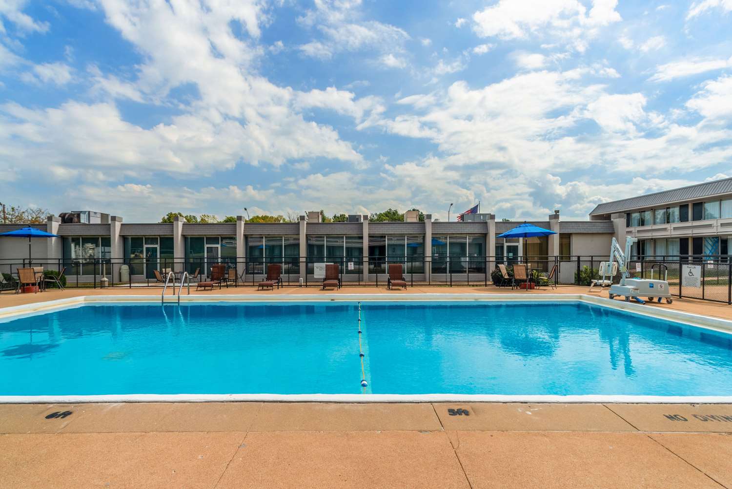 Quality Inn & Suites Vandalia near I-70 and Hwy 51 4/30