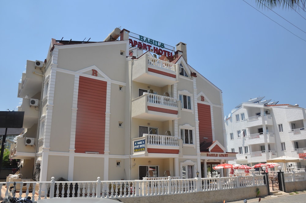 Basil's Apart Hotel 5/51