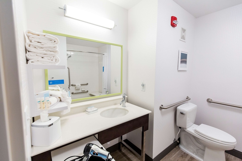 Hampton Inn Bismarck 17/78