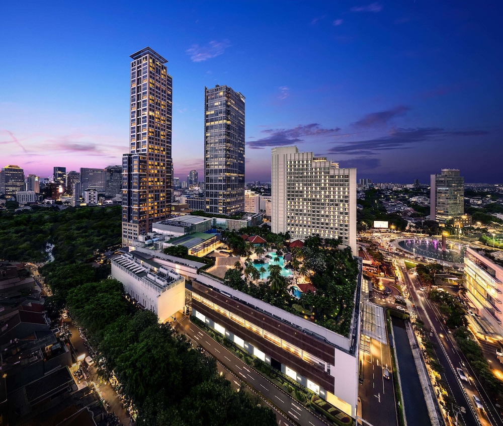 Keraton At the Plaza A Luxury Collection Hotel 48/52