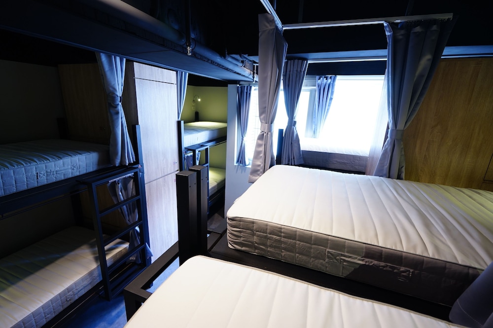 MIXED DORM