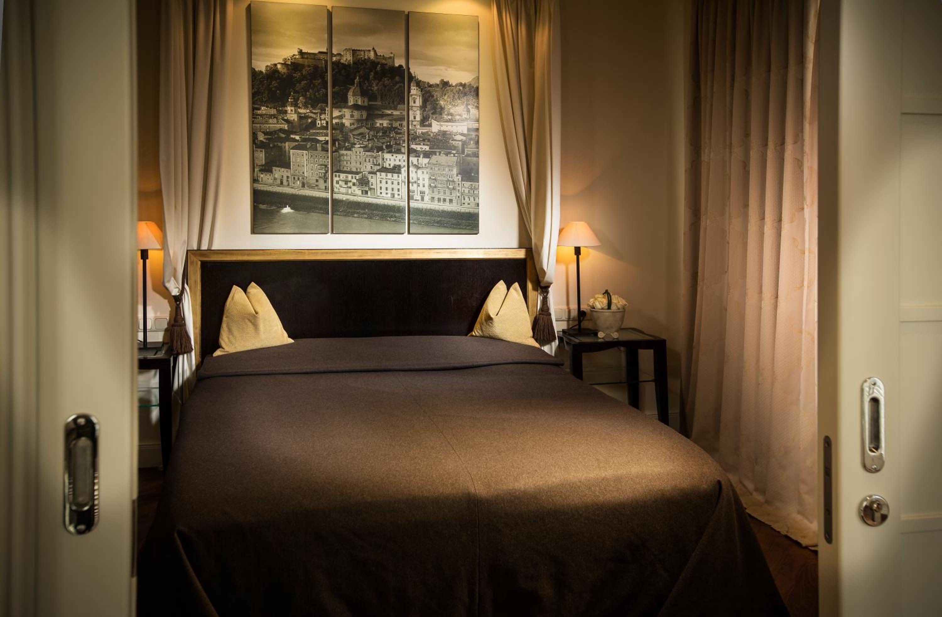 Deluxe, Suite, Bristol Salzburg 2/2