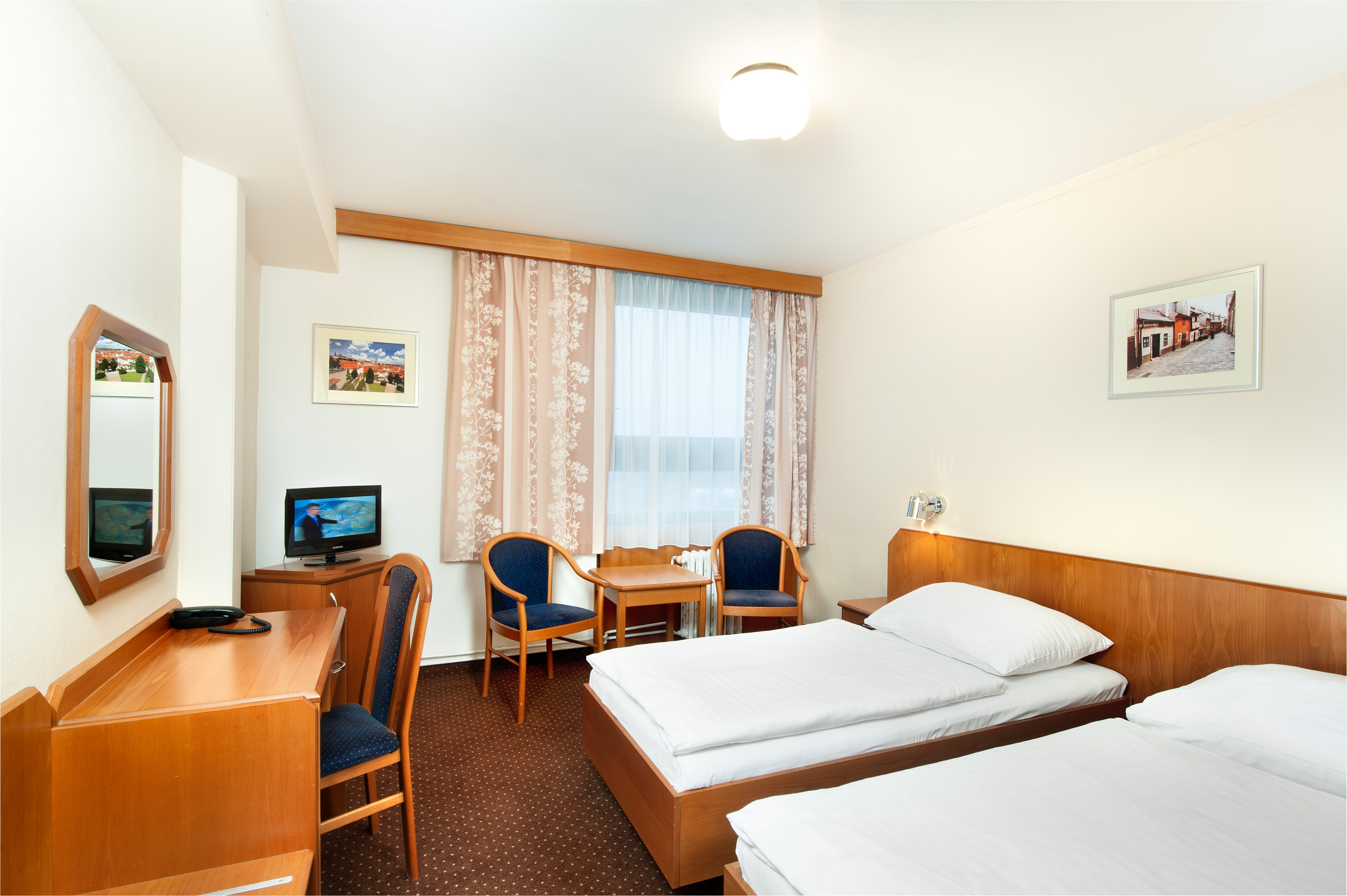 Room, Single