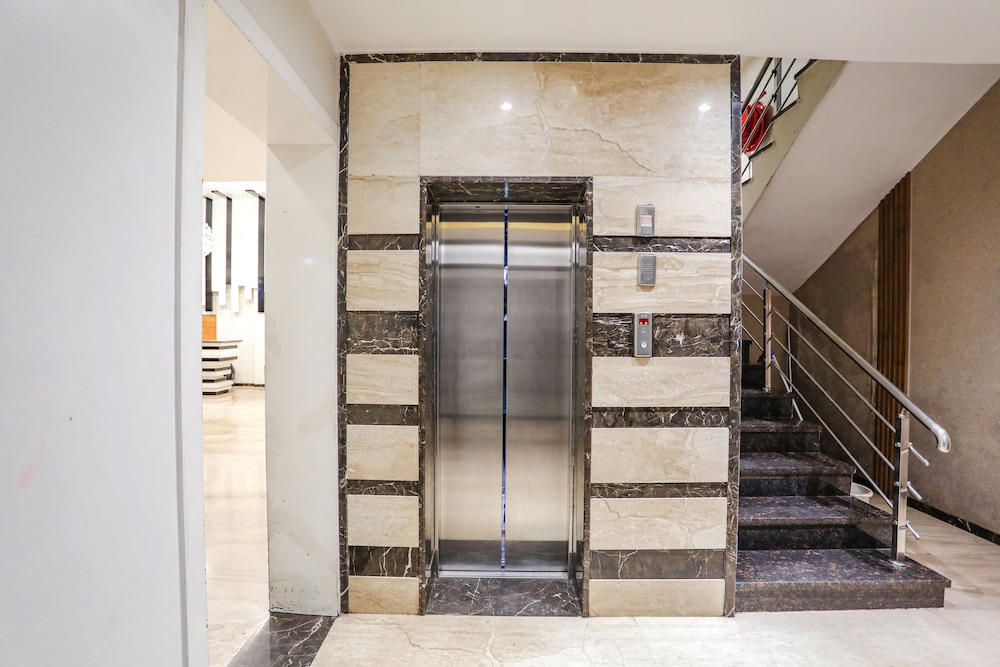 Hotel Mahendra 33/44