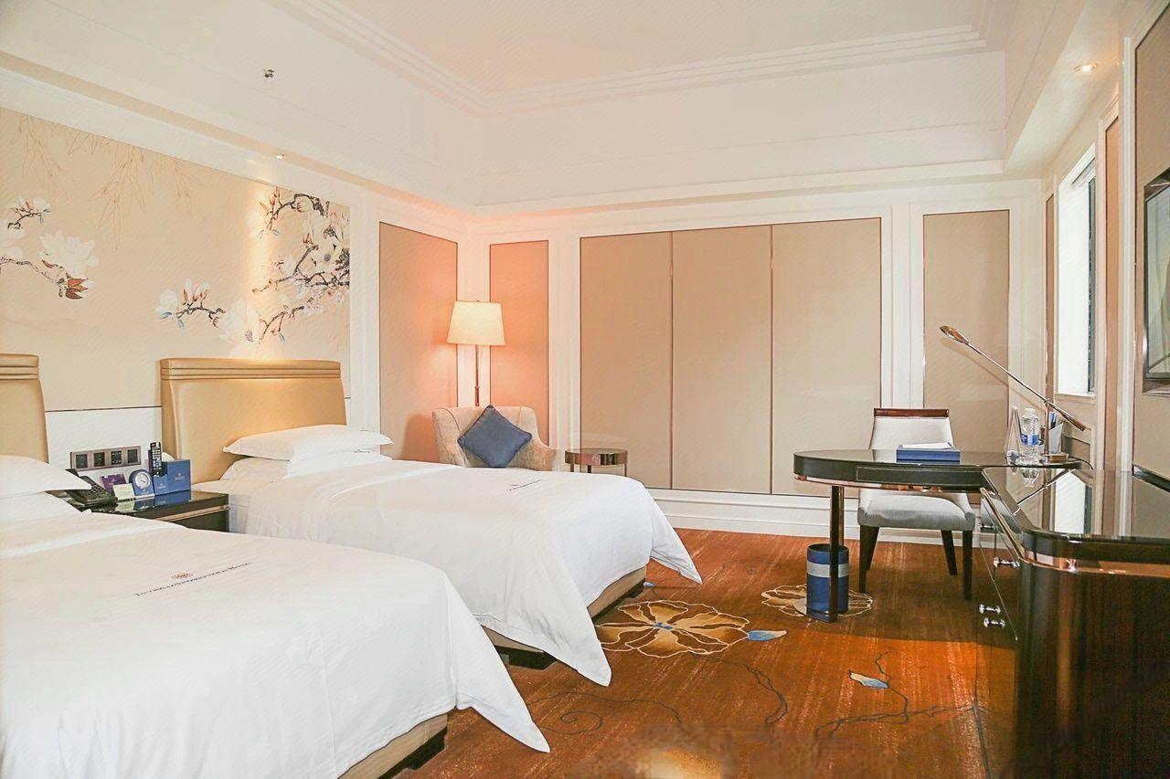 Boutique, Twin Beds