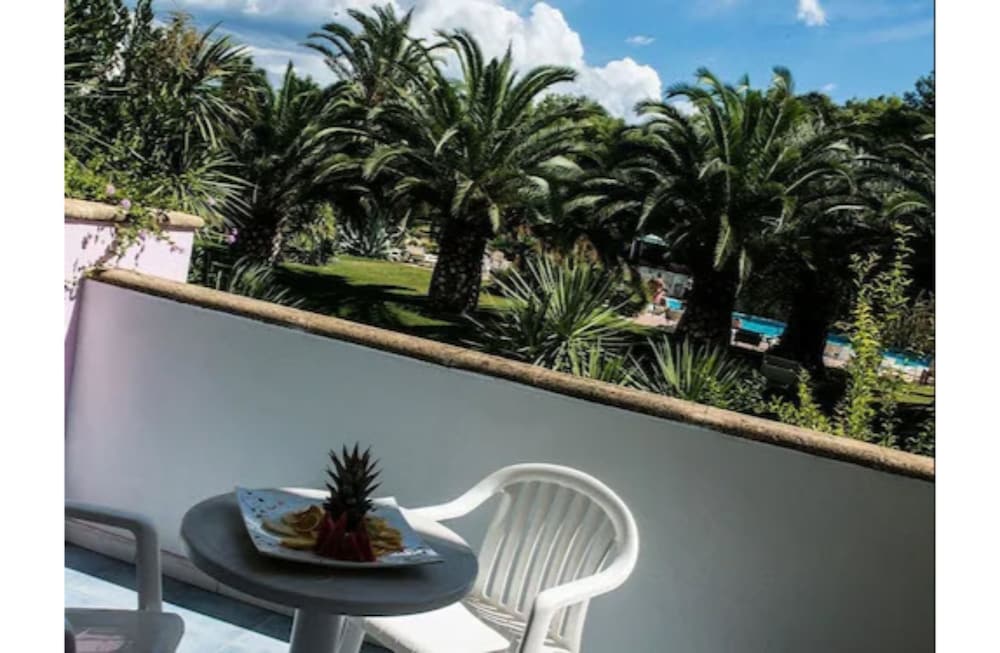 Villaggio Club Giardini d’Oriente 6/49