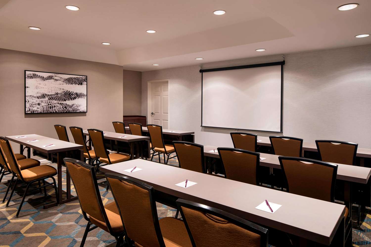 Sonesta ES Suites Scottsdale Paradise Valley 34/42