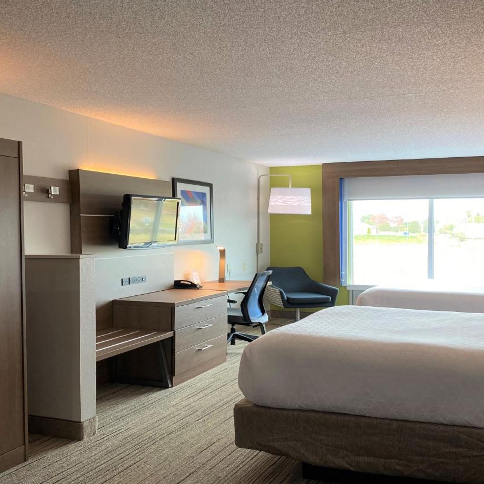 جناح بسرير كوين مع أريكة، Holiday Inn Express Suites Somerset Central 4/10