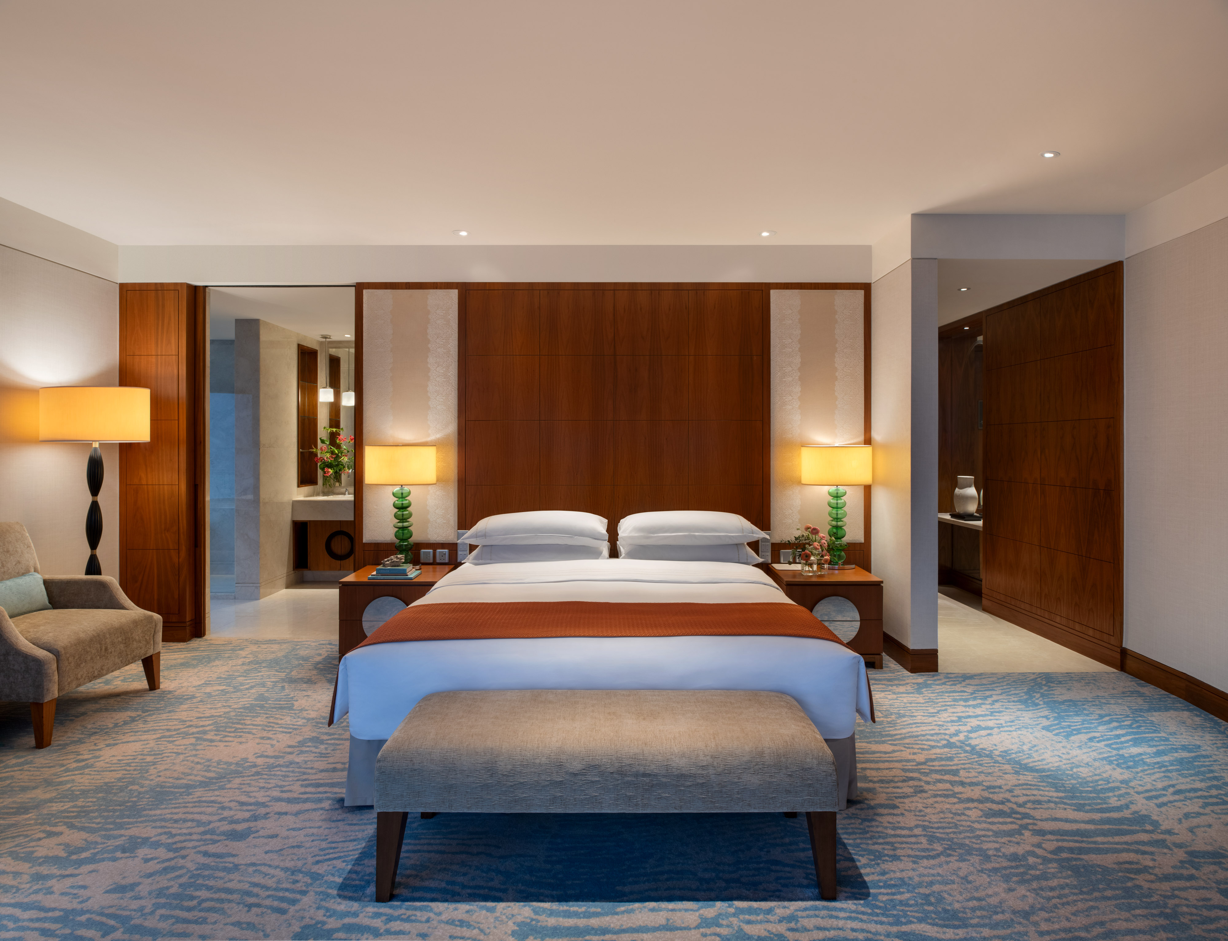 PREMIER, KING BED, WITH VIEW