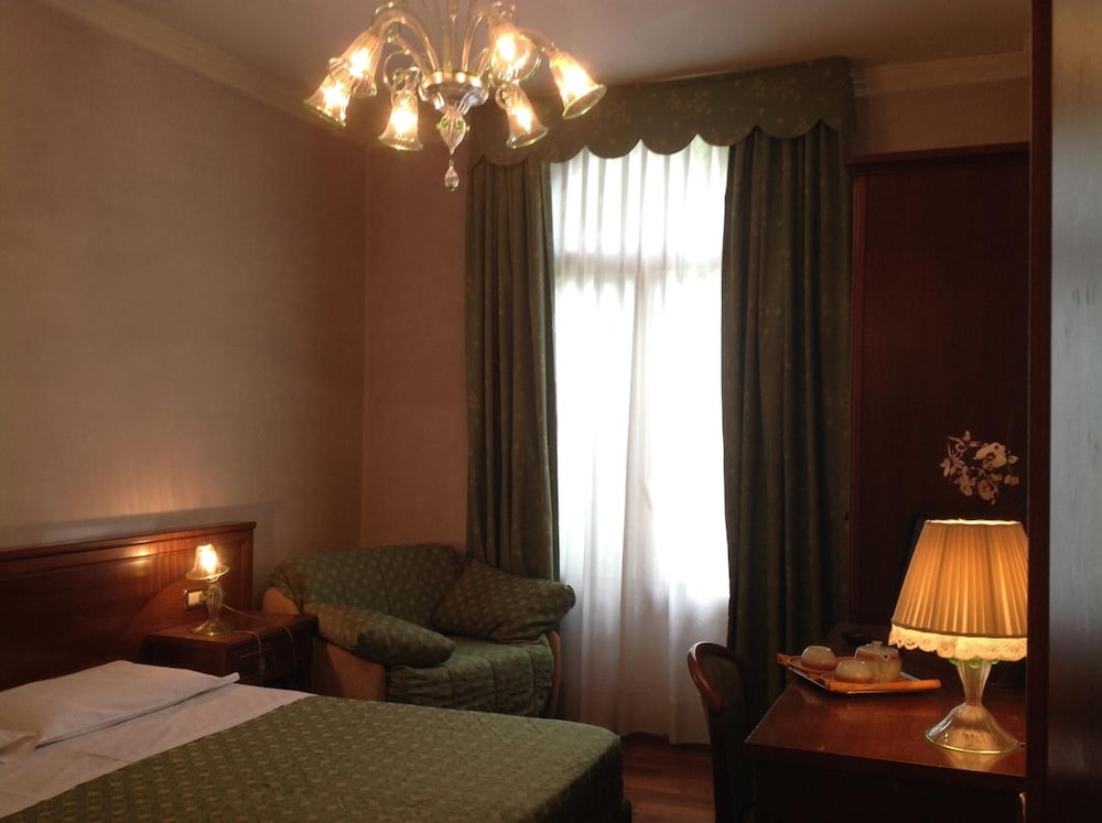 Hotel Villa Cipro 41/62