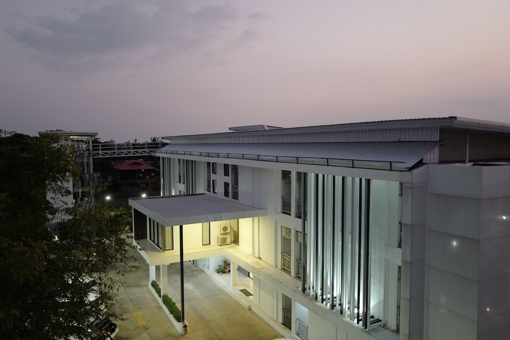 Atsakon Hotel 2/25