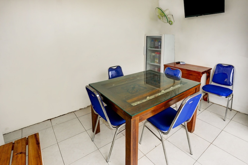 OYO 3767 Permata House 8/19