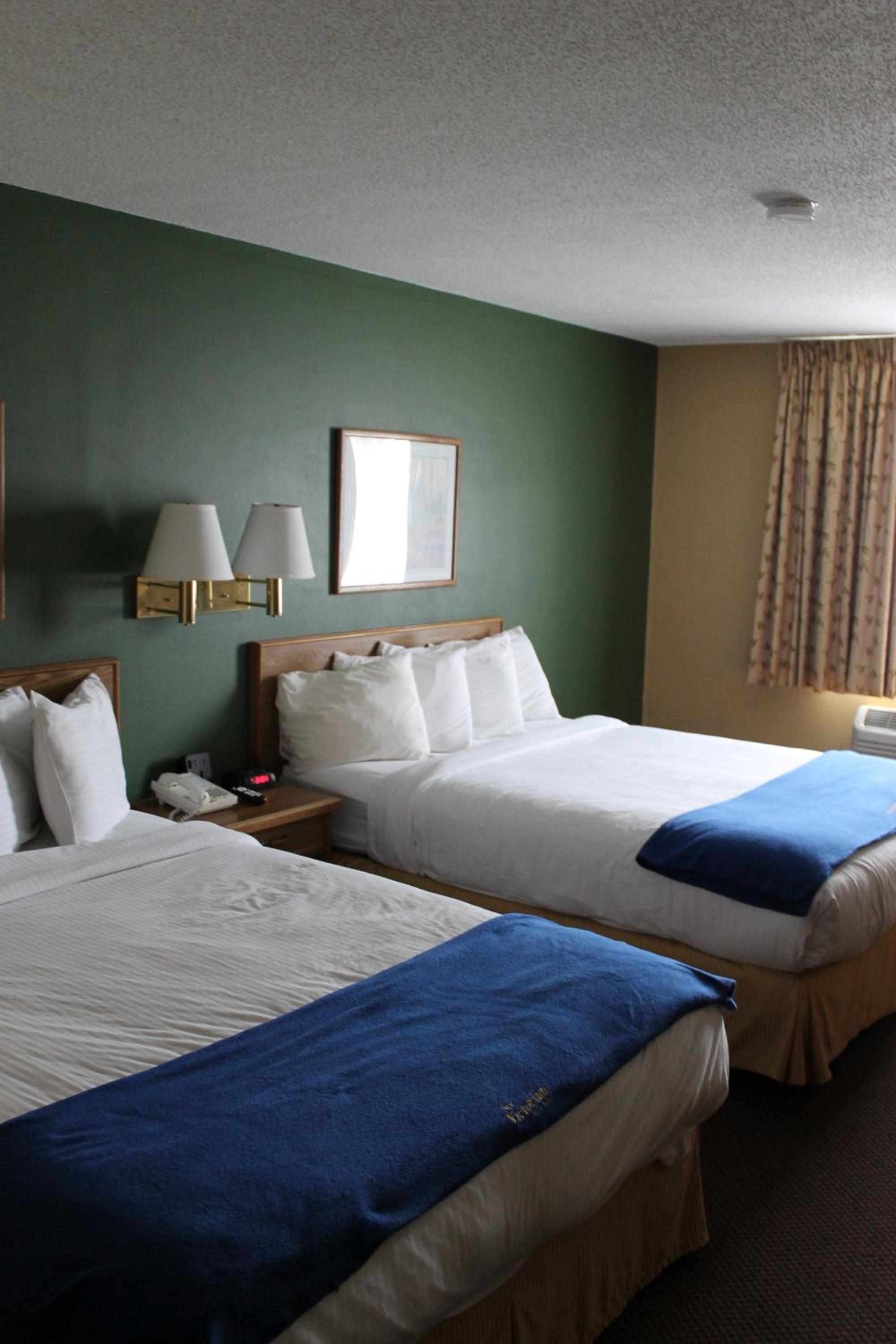 غرفة بسريرين كوين، New Victorian Inn and Suites 6/7