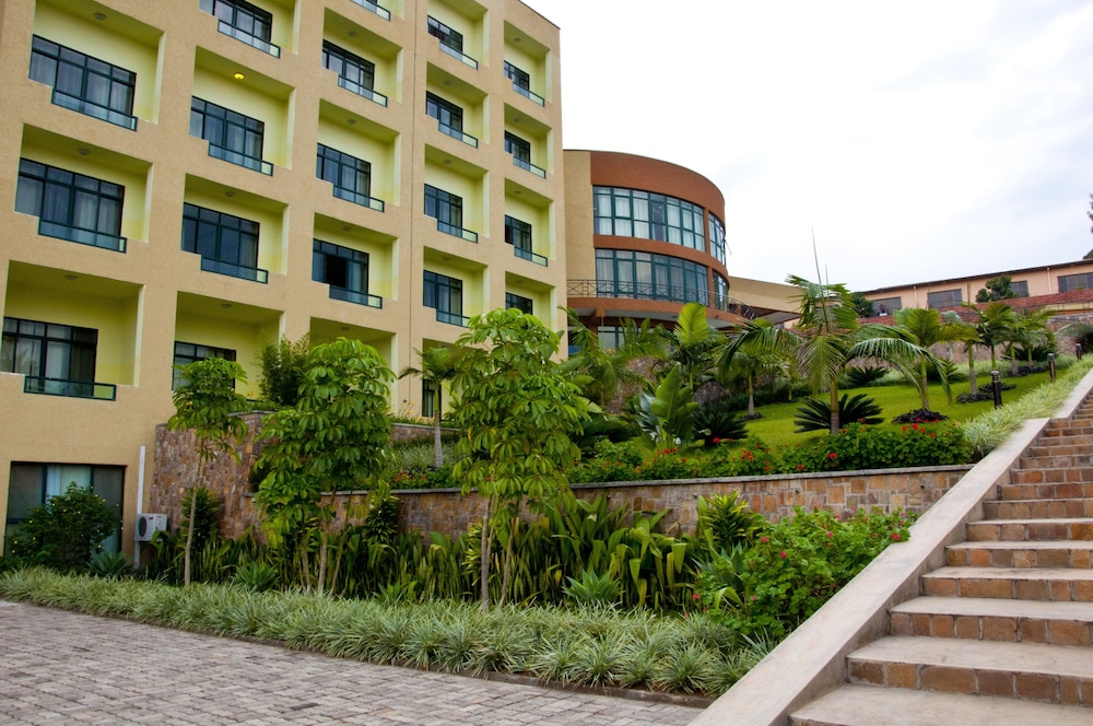 Gorillas Golf Hotel 52/55