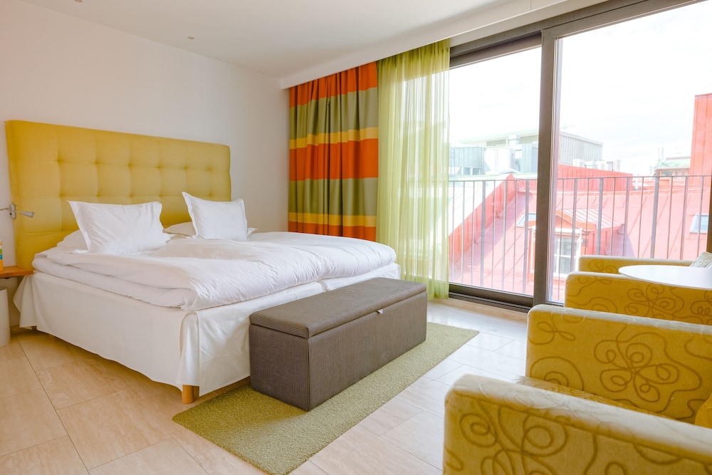 STANDARD, KING BED