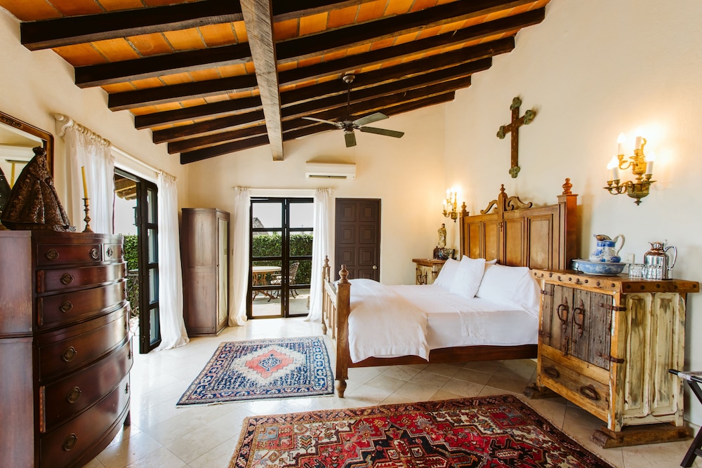 Hacienda San Angel 12/50