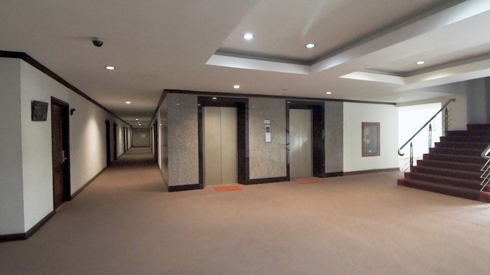 Arawan Riverside Hotel 12/65